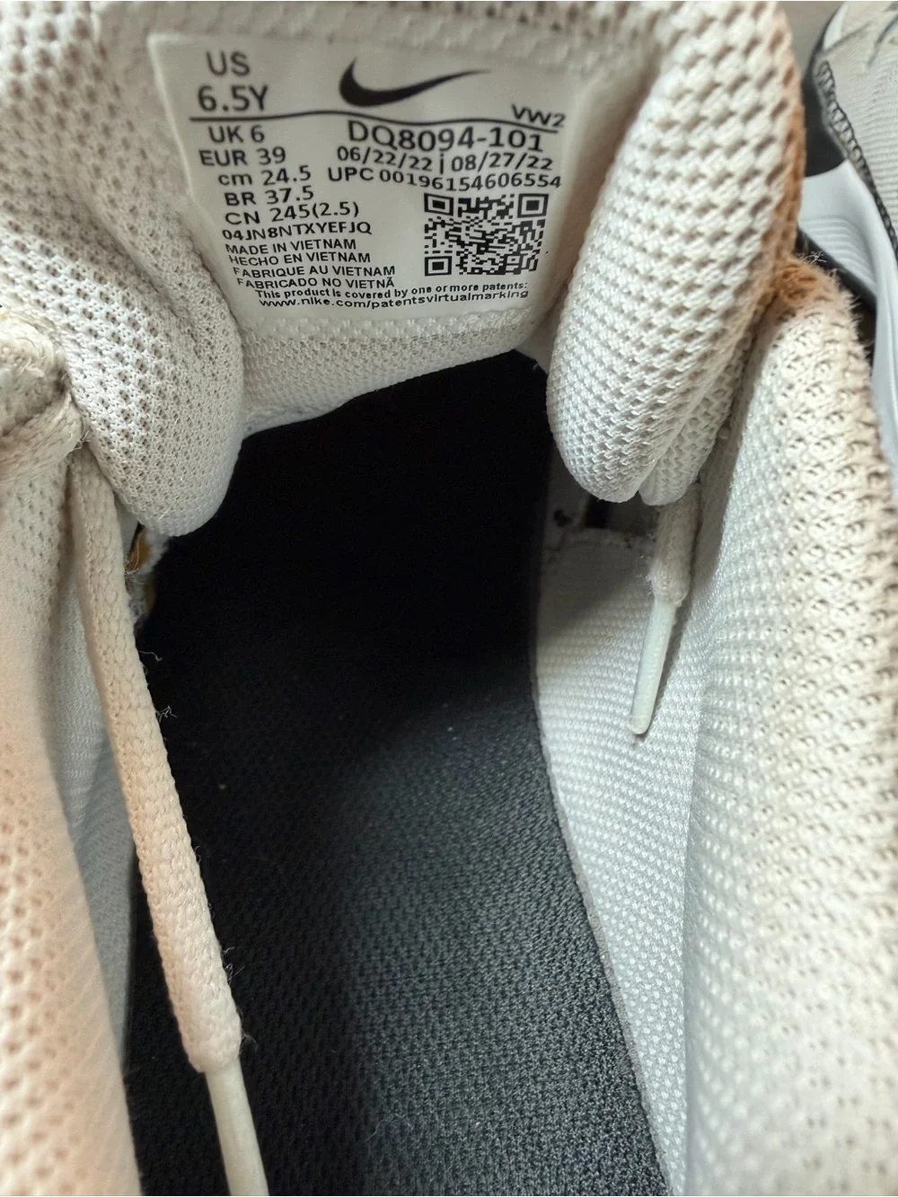 Kids Nike Kyrie Flytrap 6 GS 'White Black'.